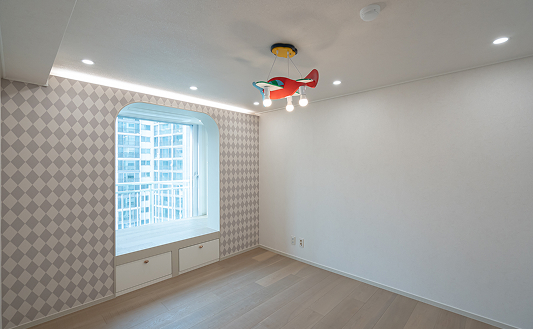 마지막까지 세심하게 마감을 신경 써주시는 게 느껴졌고, 특히 이사 후에도 A/S 지원이 된다는 점이 좋은 것 같습 니다.